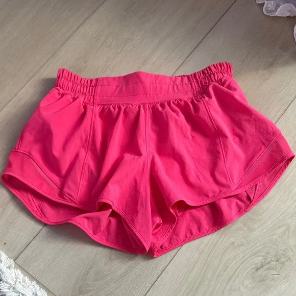 Lululemon Hotty Lined Short 2.5" - Lip Gloss - Picture 2 of 4